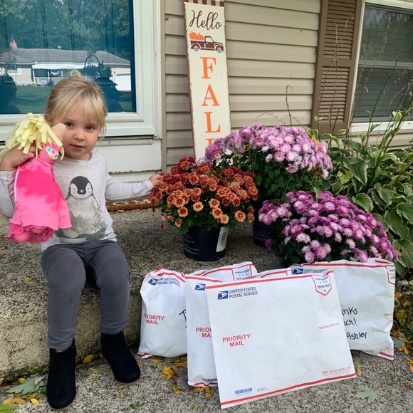 Hi all! My name is Ashley, nice to meet you! 😊 - Picture 5 of 5